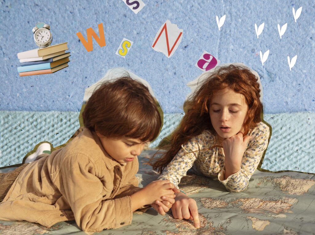 deux enfants jouent